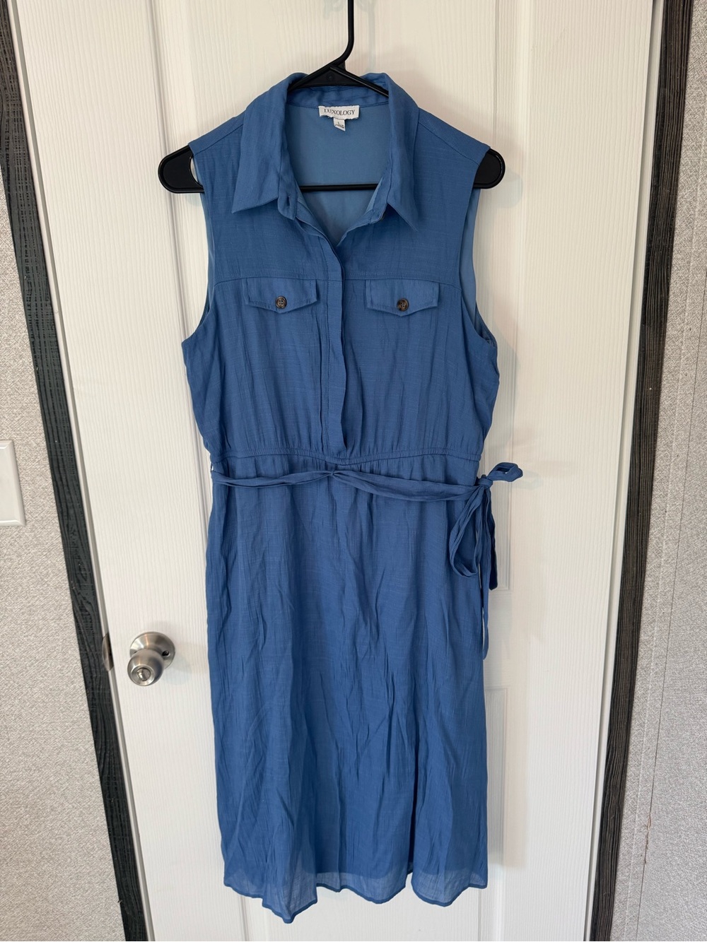 Luxology Sleeveless Midi Shirt Dress in Blue